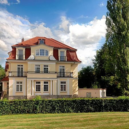 Hotel Dirks Am Schloss Bad Pyrmont Exterior photo